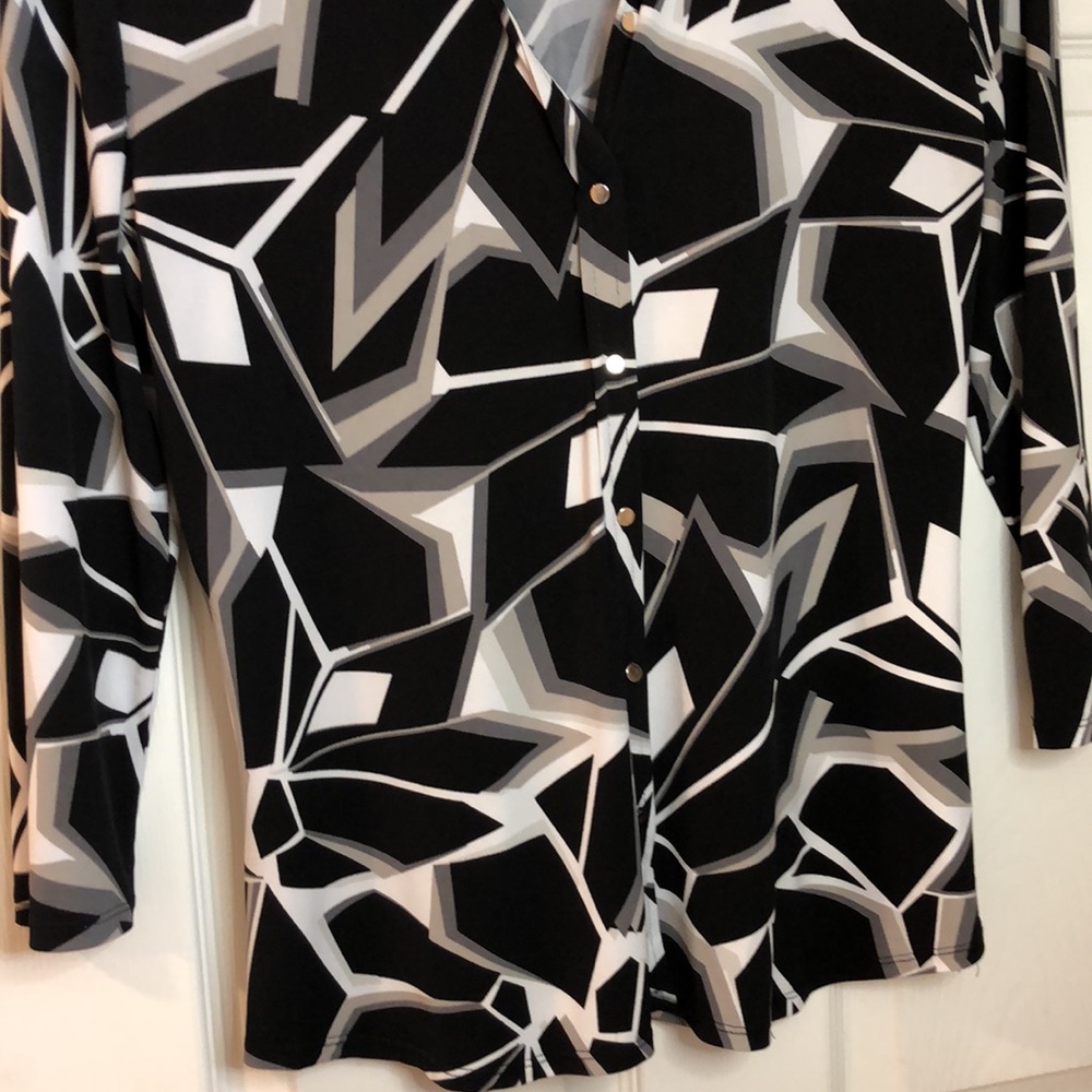 New York Company Long Sleeve Blouse. Black/white/gray print - Picture 3 of 5